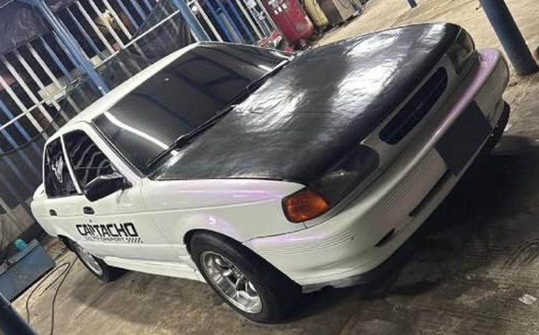 Nissan Sentra B13