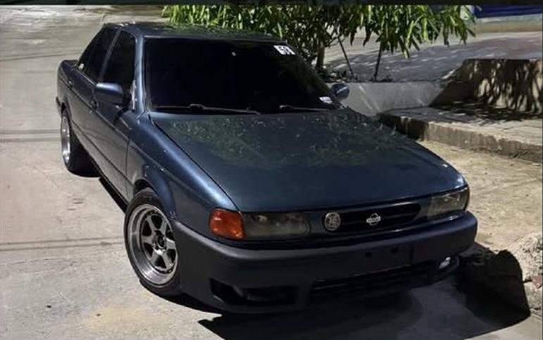 Nissan Sentra B13 Turbo Azul